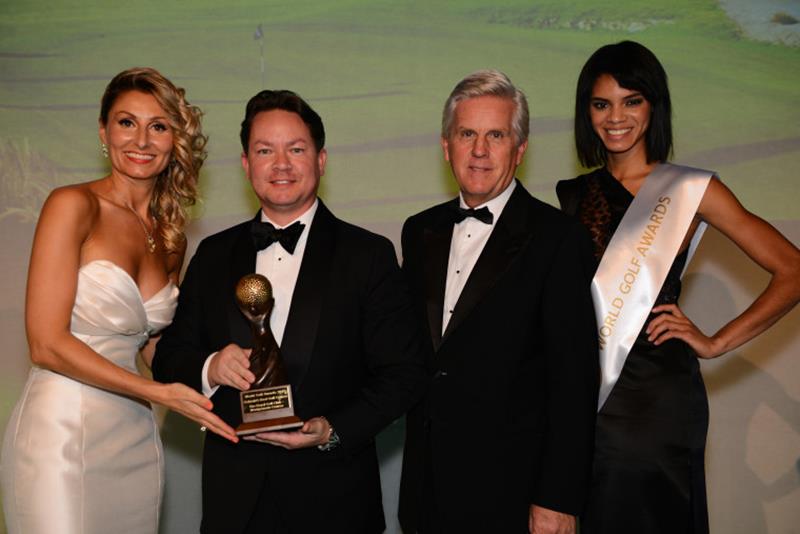 Jon Schauder collects the World Golf Awards on behalf of The Royal Golf Club Bahrain