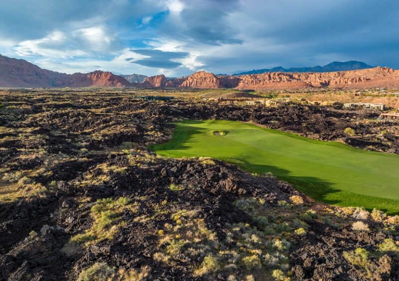 16th hole Entrada at Snow Canyon Country Club