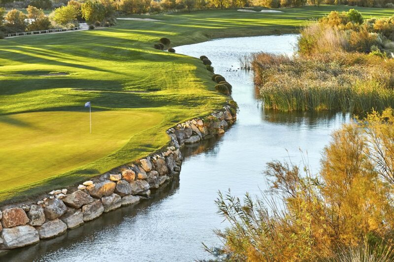 Infinitum Lakes Course the lake and quality turf